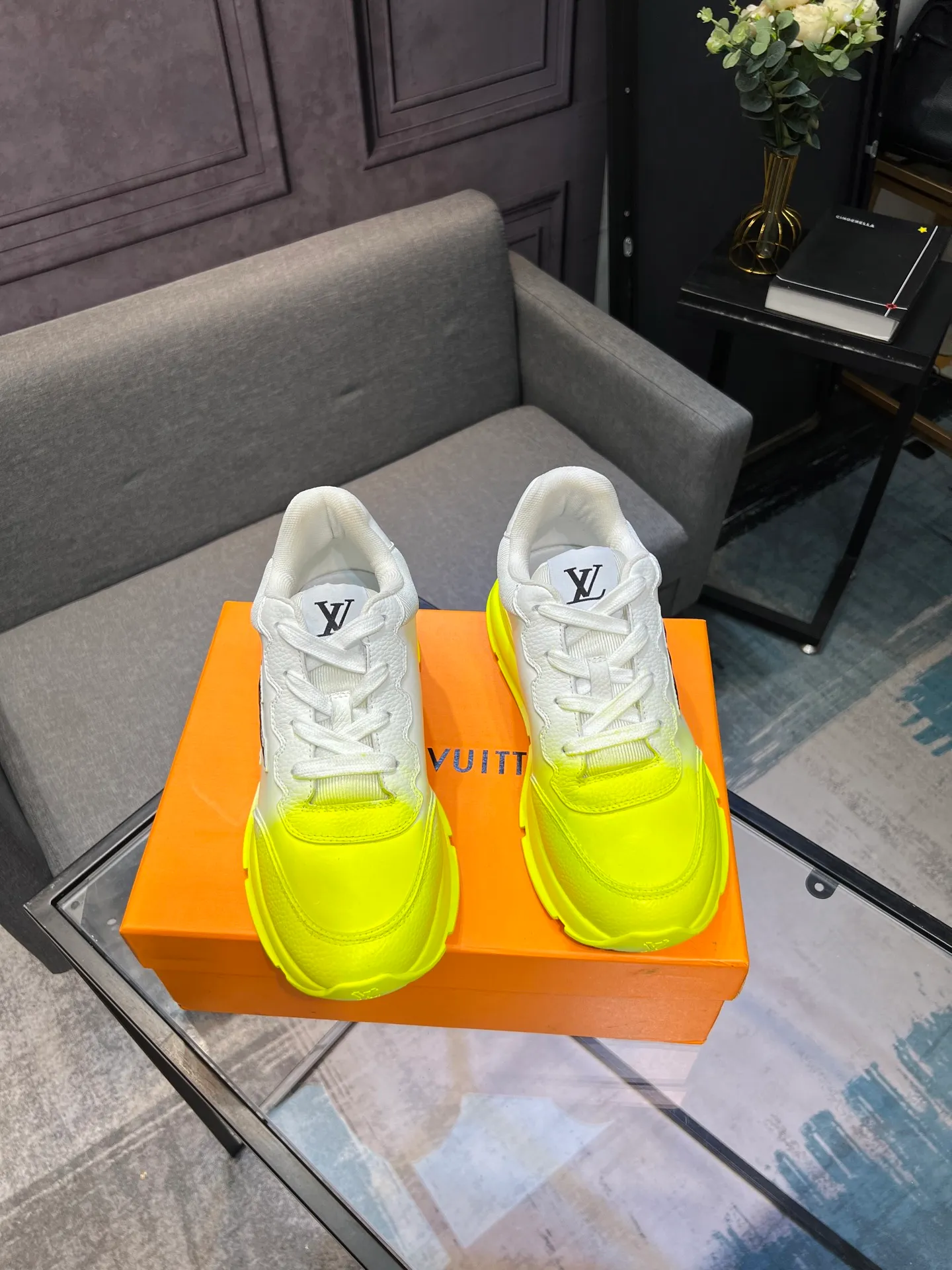 Men's shoes 💰760 LV | Louis Vuitton 2025𝐬𝐬 Spring and summer new styles, couples' models, men's models come out first. The counter focuses on the latest casual shoes. Hard goods are new🆕 ❥Purchase level! Full of high-end feel! A popular model among bloggers at home and abroad, it’s retro and fashionable and looks amazing on your feet! Wear a lot of happiness! Mainly recommended model on the official website★ ▪️Upper: Original custom-made imported calfskin fabric ▪️Inner lining: breathable gauze imported from Italy ▪️Outsole: rubber foam ➕tpu high-end outsole ▪️Shoe size: 36-44 (customized for 45 and 46)